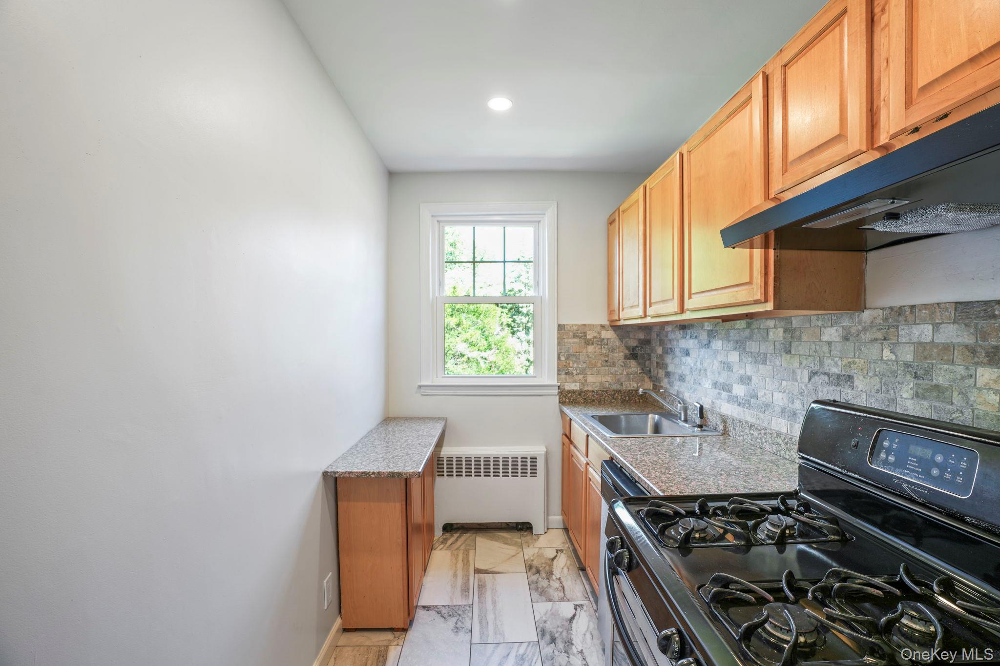 100 Cedar Street A17 Property Photo 10