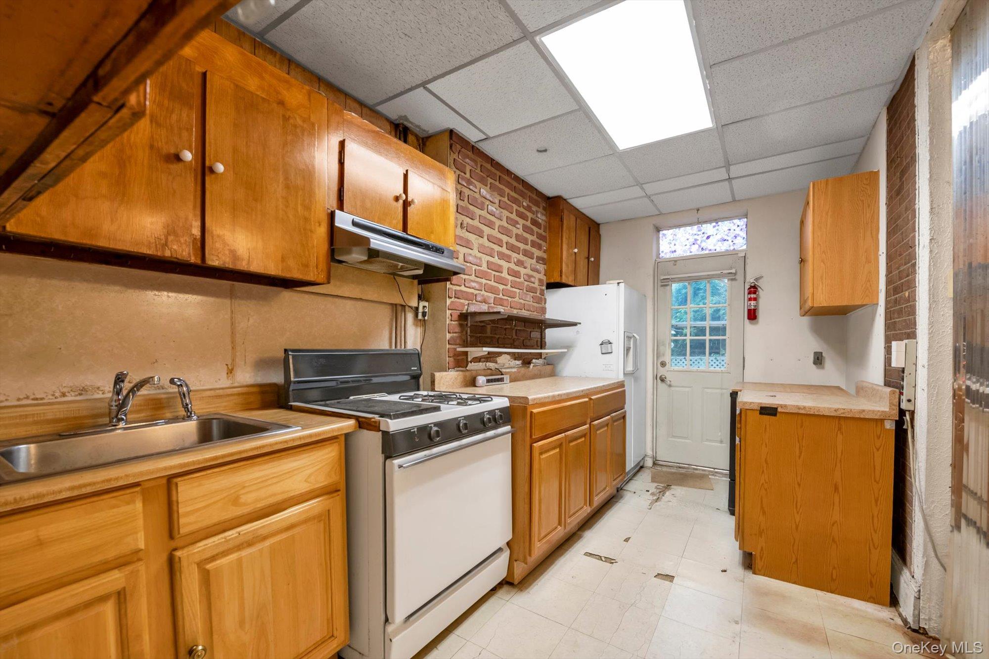 233 Sheridan Avenue Property Photo 5
