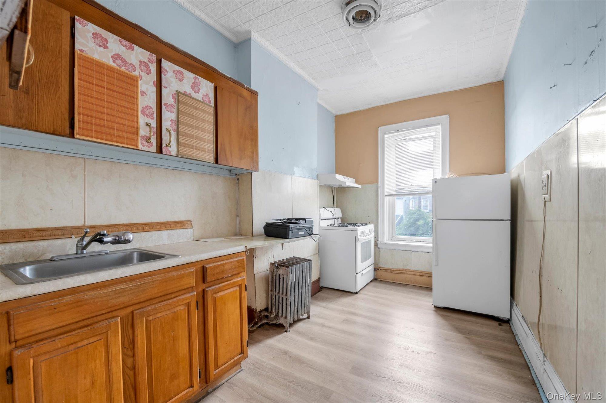 233 Sheridan Avenue Property Photo 9