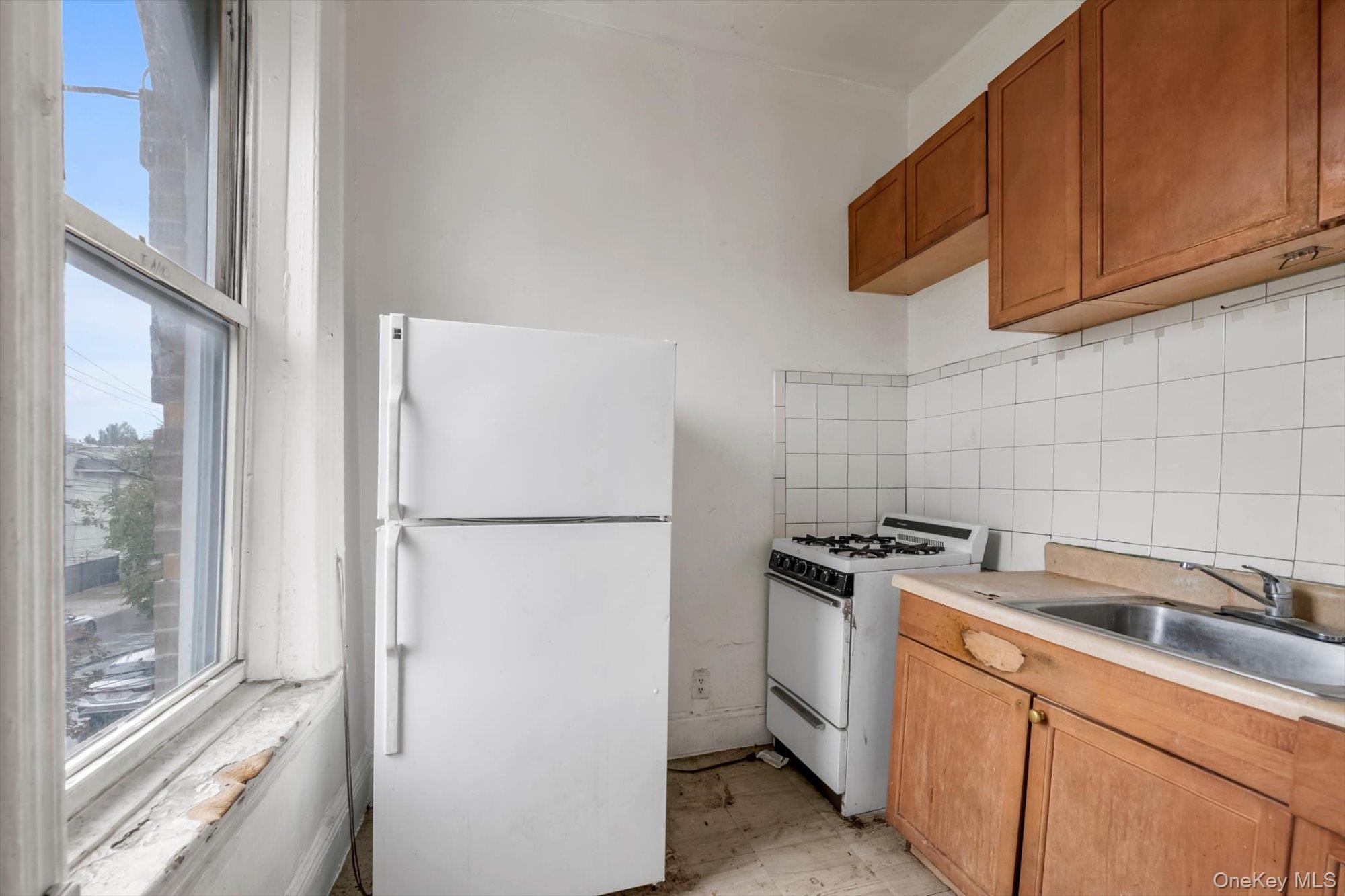 233 Sheridan Avenue Property Photo 12