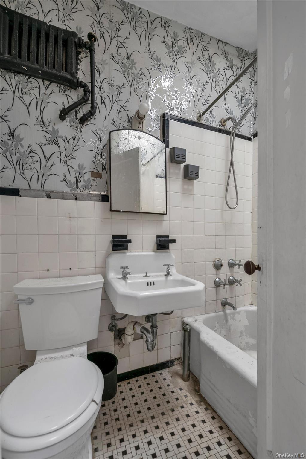 233 Sheridan Avenue Property Photo 13