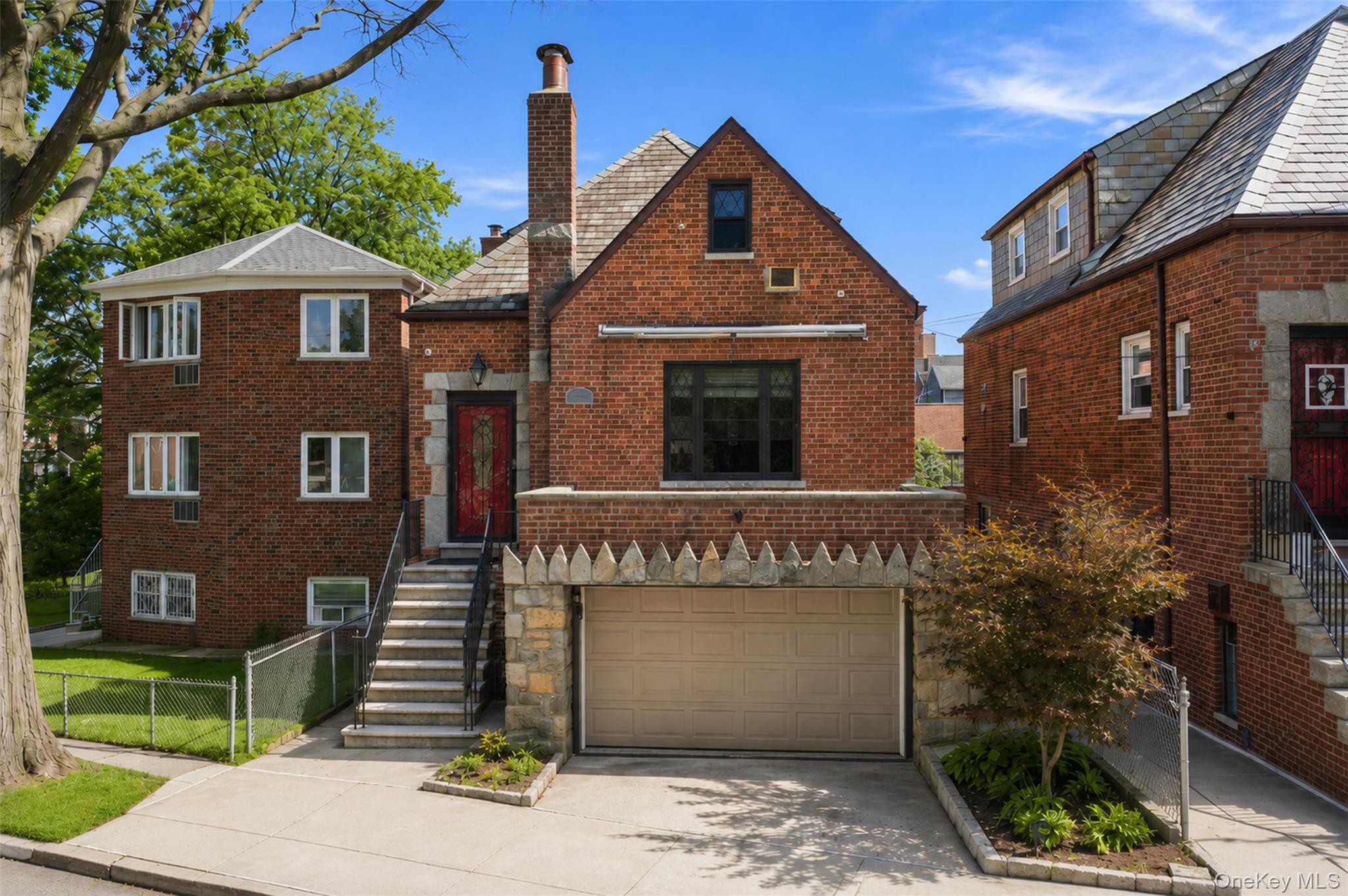 1176 Lydig Avenue Property Photo 1