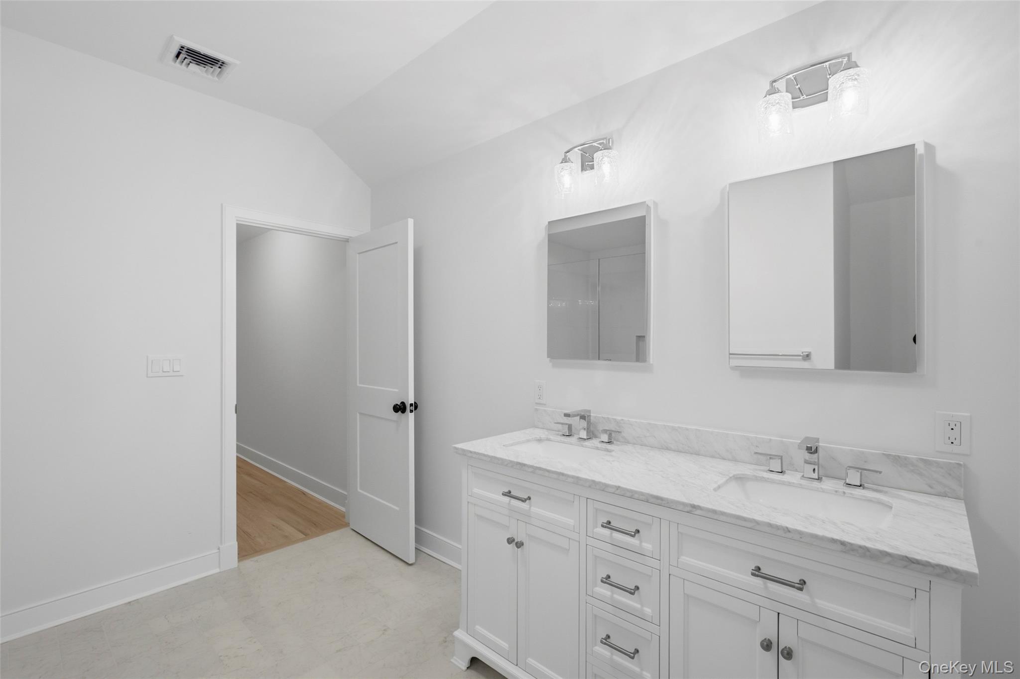 11 Park Street Property Photo 29