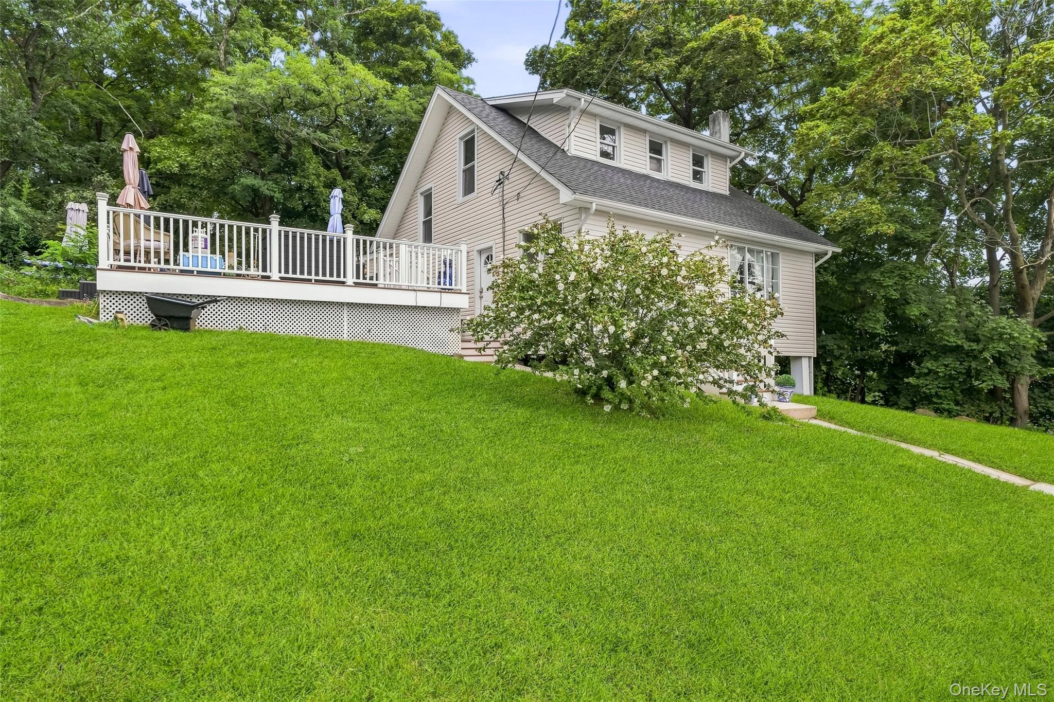16 Hillside Avenue Property Photo 45