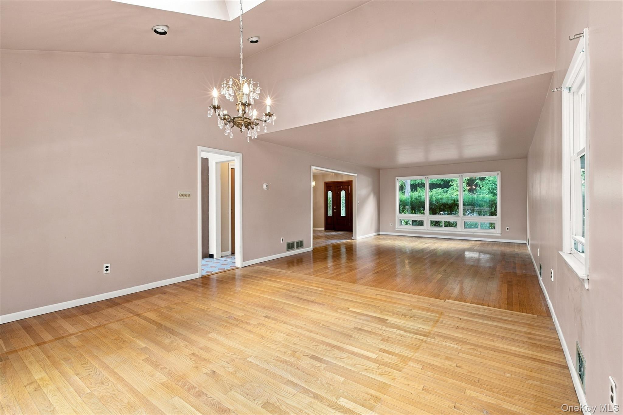18 Bonaventure Avenue Property Photo 7