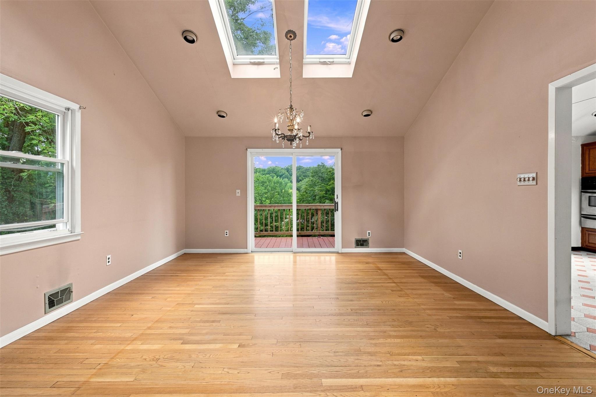 18 Bonaventure Avenue Property Photo 8