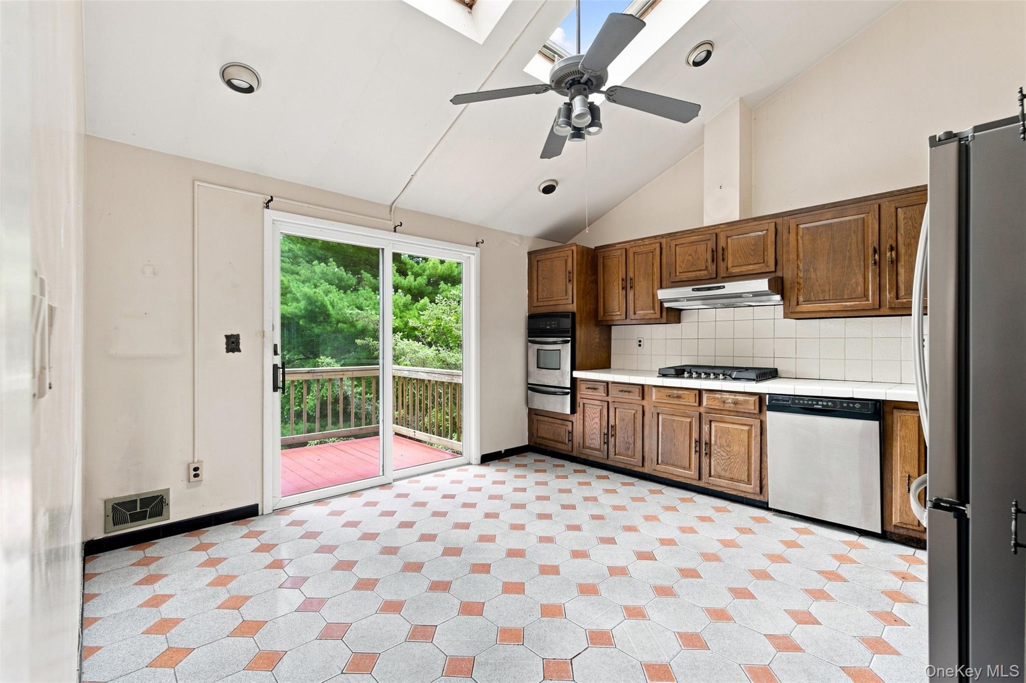 18 Bonaventure Avenue Property Photo 9
