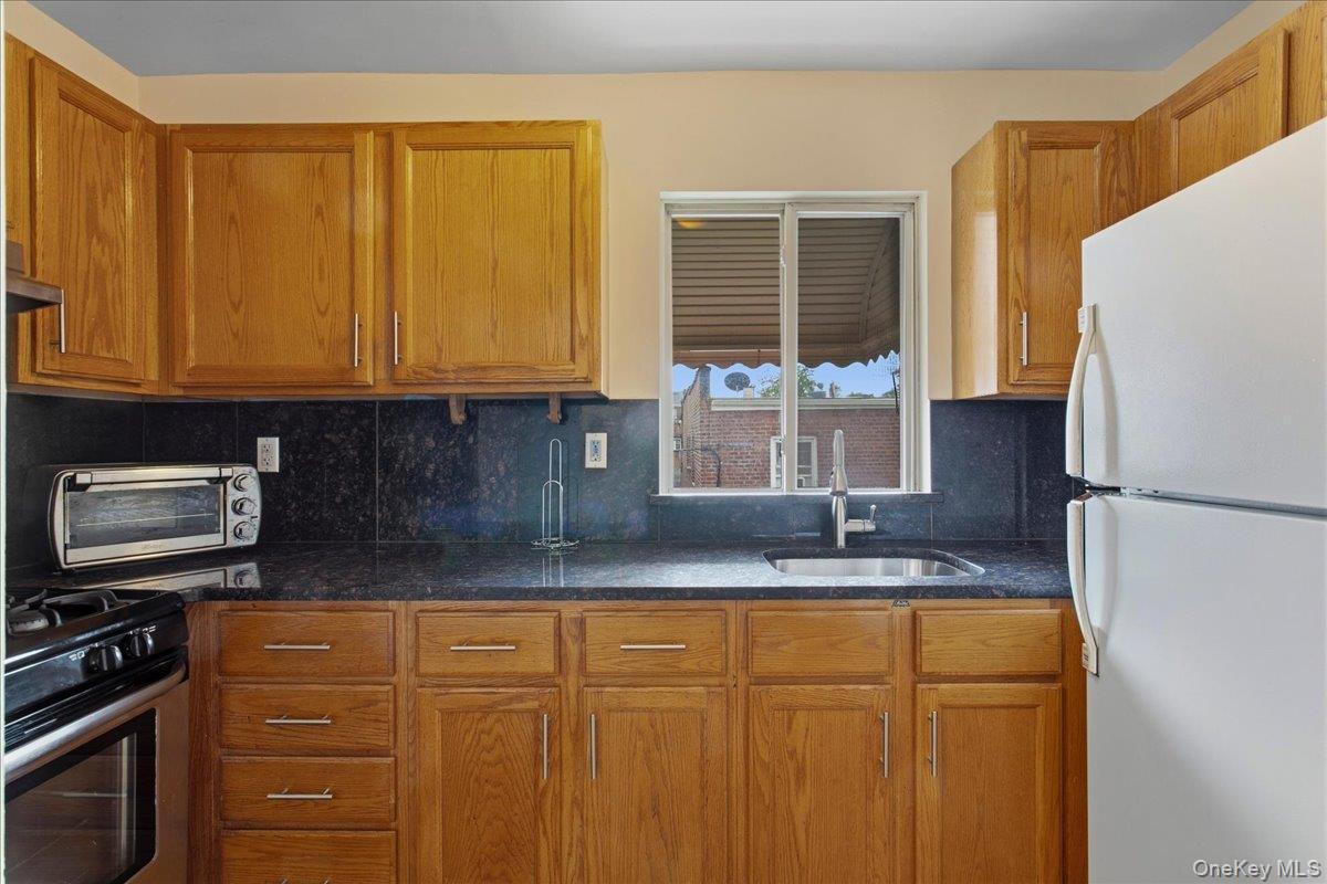 4010 De Reimer Avenue Property Photo 5