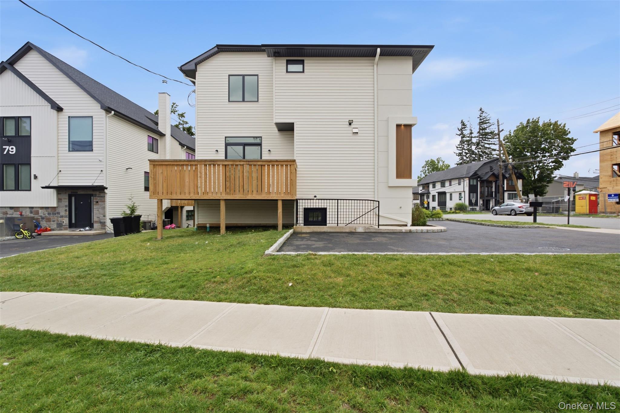 20 Singer Avenue 201 Property Photo 41
