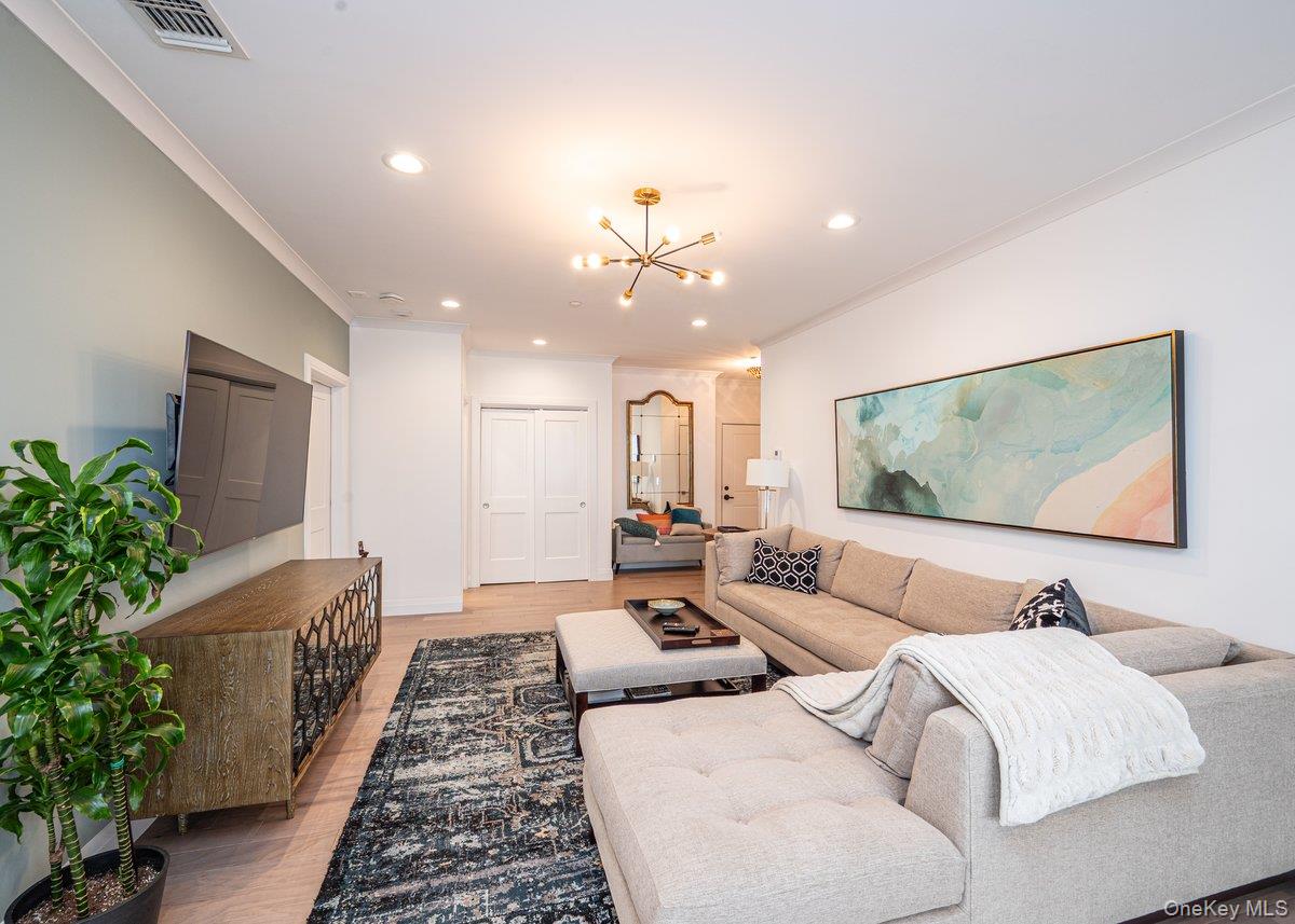 30101 Spruce Pond Circle Property Photo 3