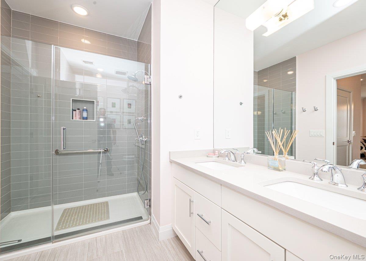 30101 Spruce Pond Circle Property Photo 14