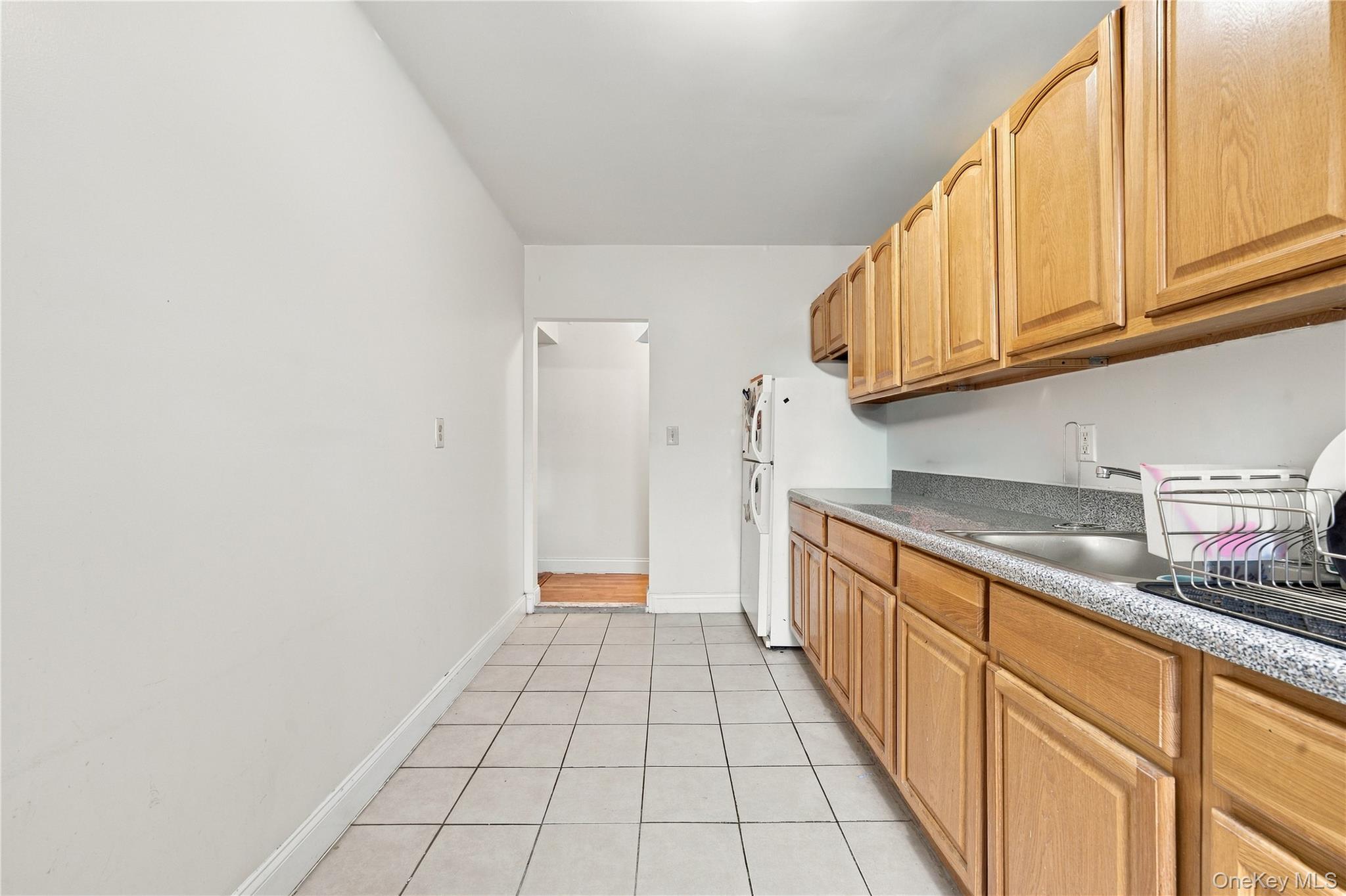 35-02 Ditmars Boulevard 2fl Property Photo 5
