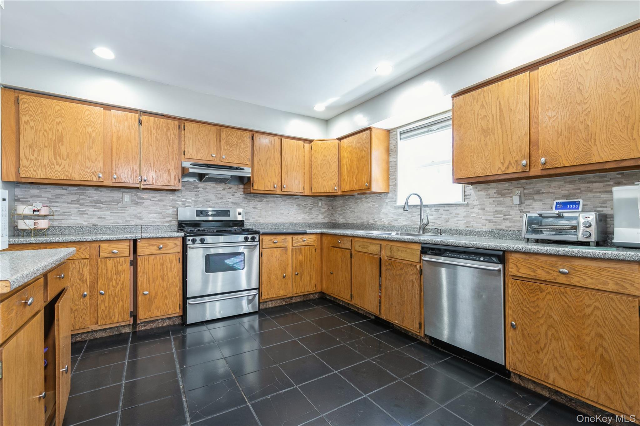 126 Washington Avenue Property Photo 13
