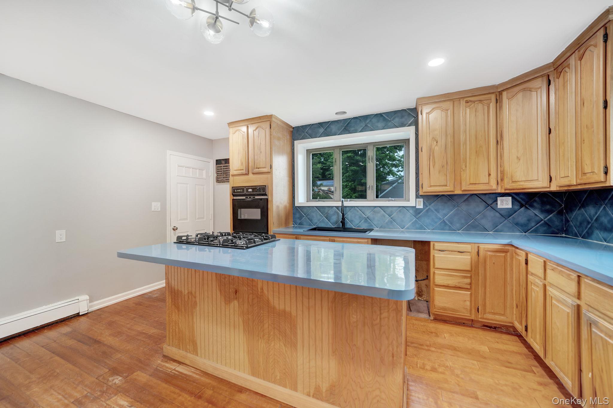 634 Leonard Avenue Property Photo 9