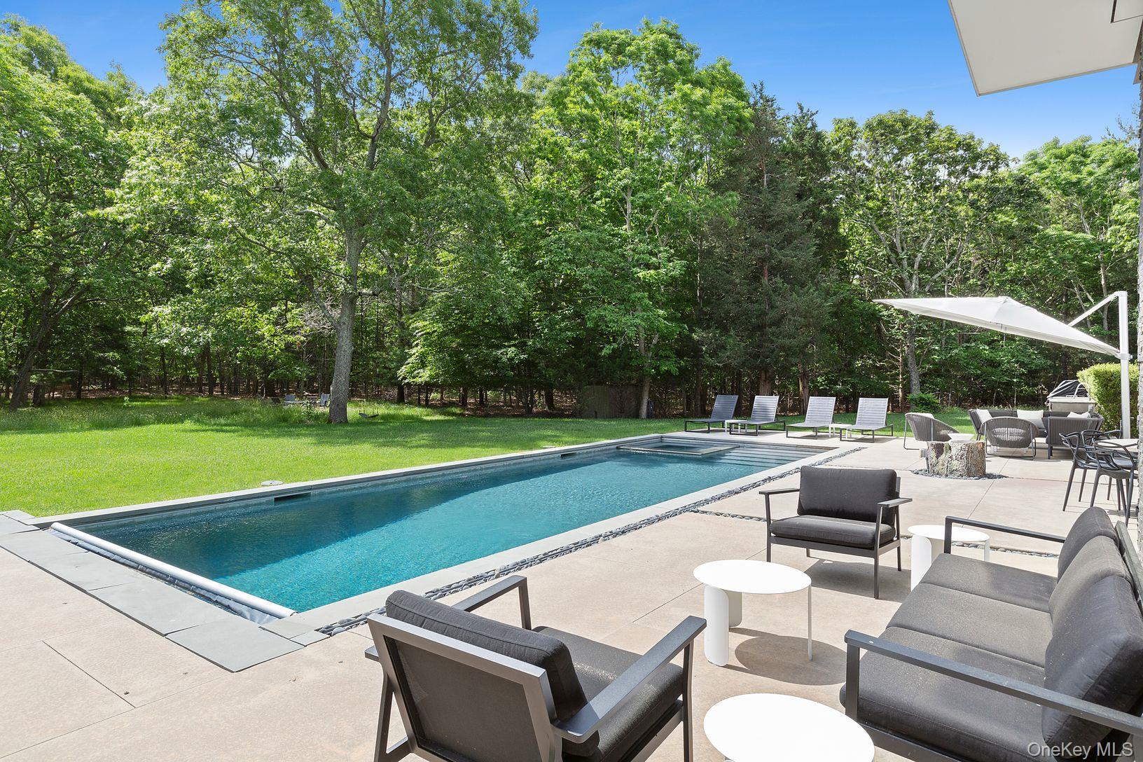 32 Neck Path Property Photo 15
