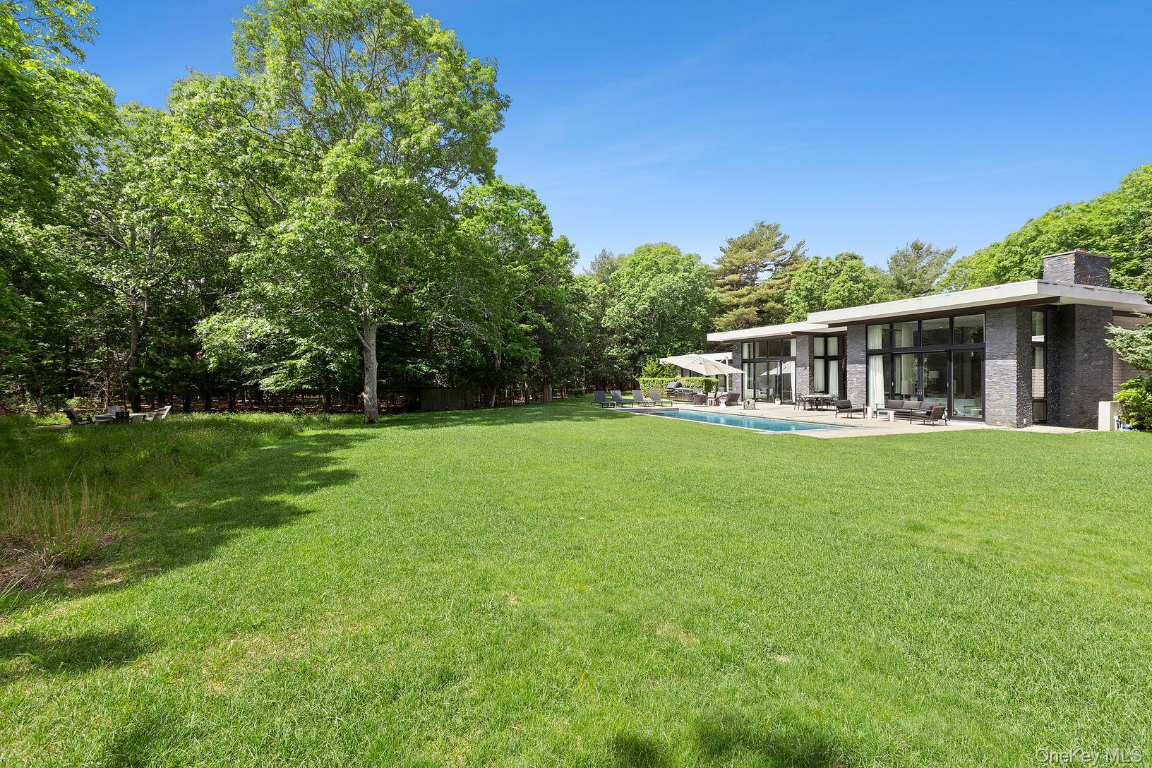 32 Neck Path Property Photo 17