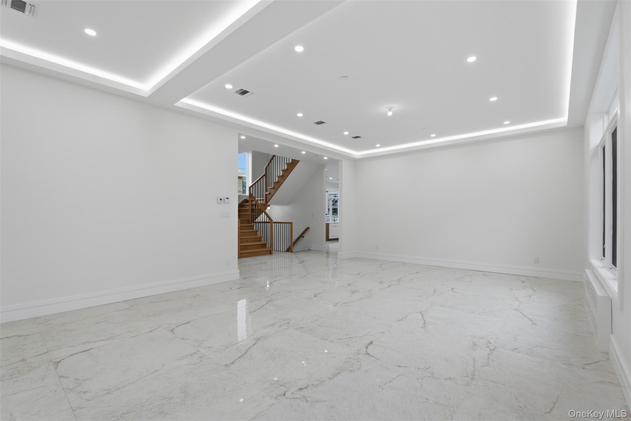20 Singer Avenue 202 Property Photo 8