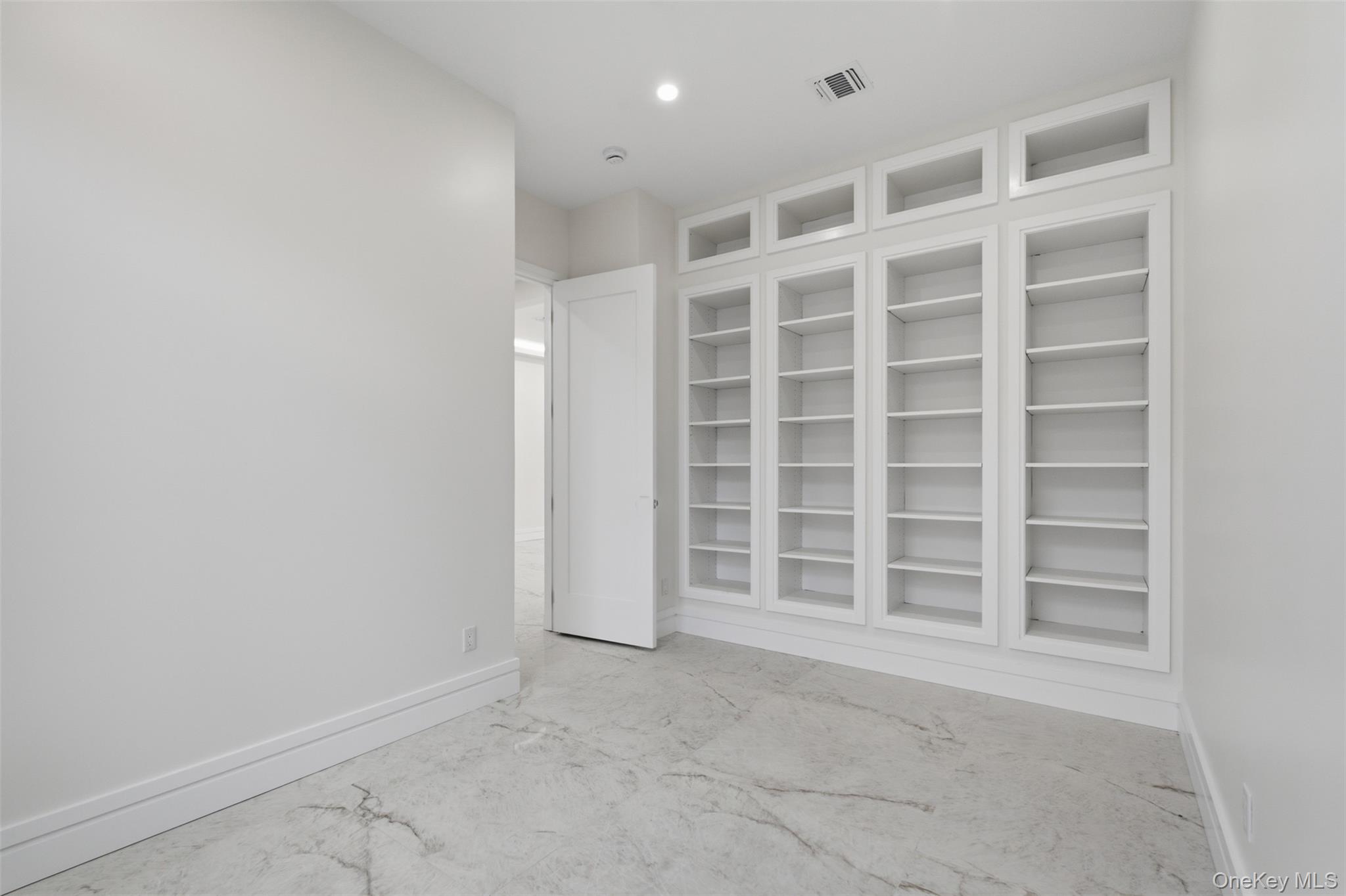 20 Singer Avenue 202 Property Photo 10