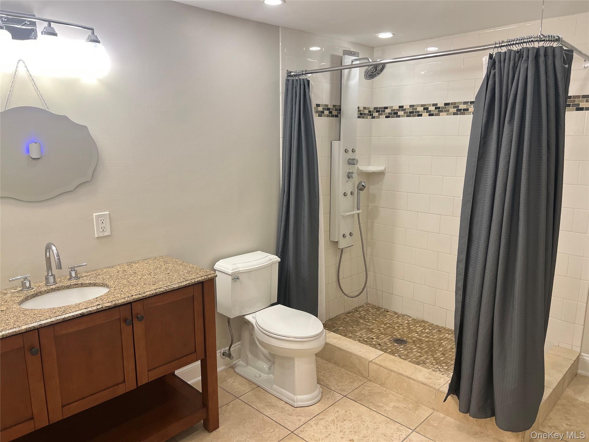 1043772 Property Photo 9