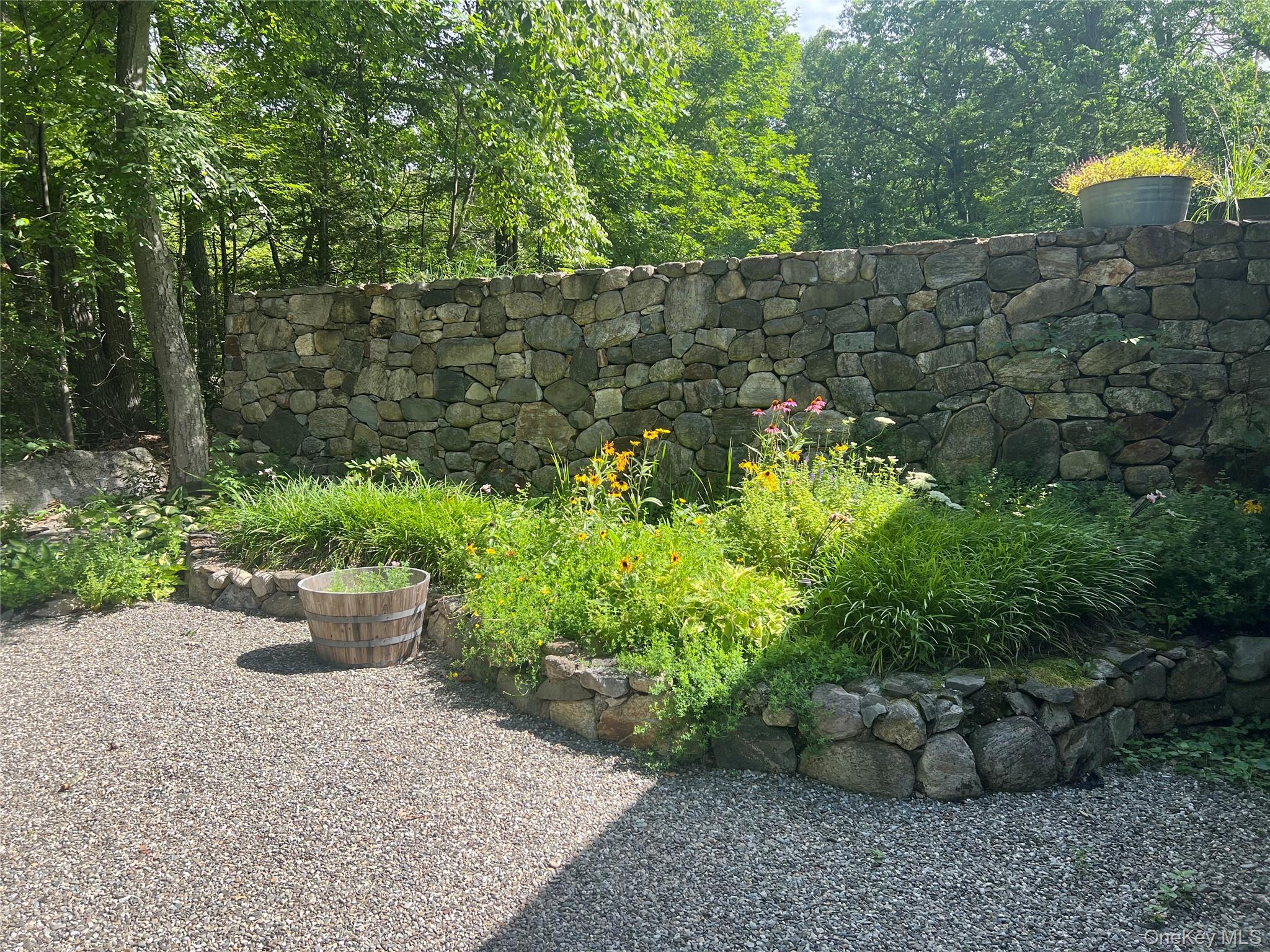 1043772 Property Photo 12