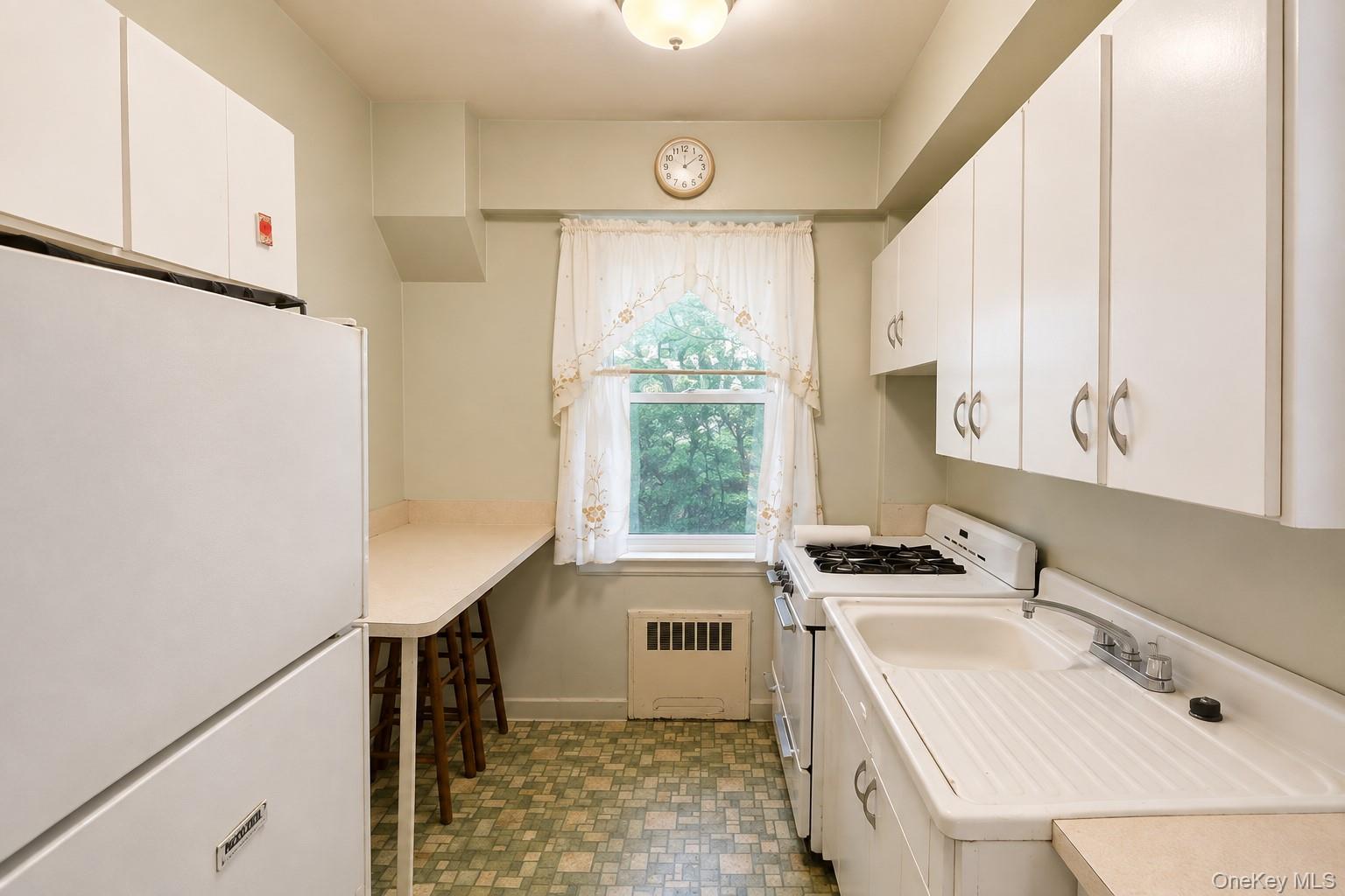 280 Collins Avenue 3i Property Photo 11