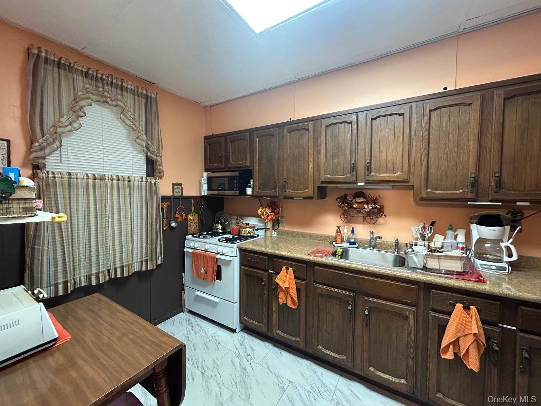 73-58 71st Street Property Photo 4