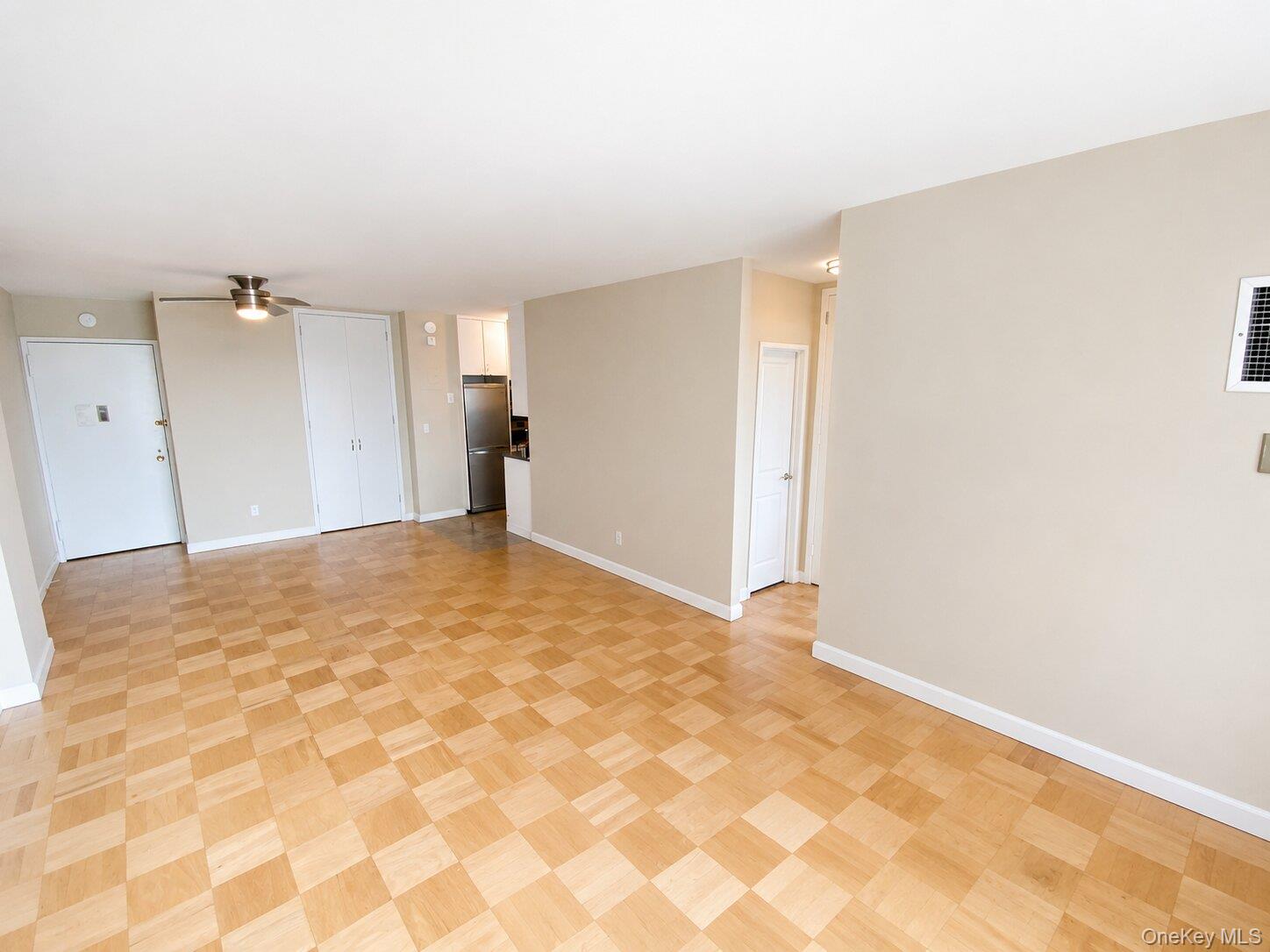 27110 Grand Central Parkway 2u Property Photo 4