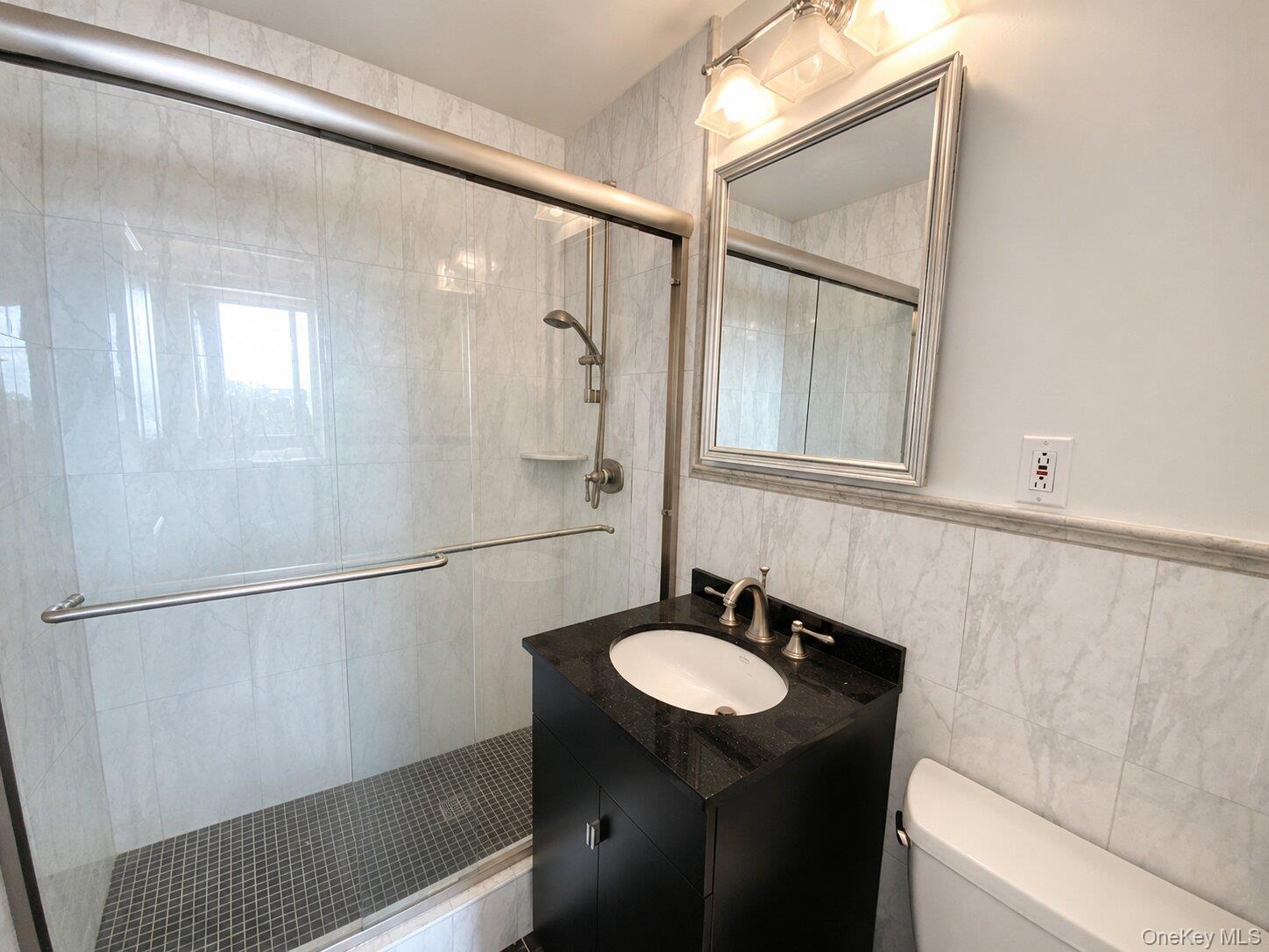 27110 Grand Central Parkway 2u Property Photo 8