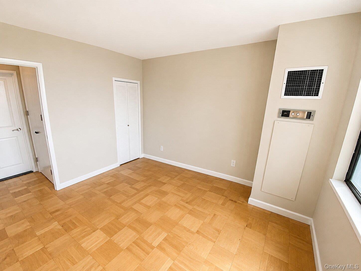 27110 Grand Central Parkway 2u Property Photo 10