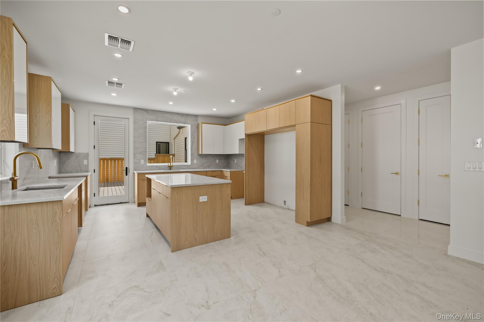 41 Saddle River Road 201 Property Photo 14