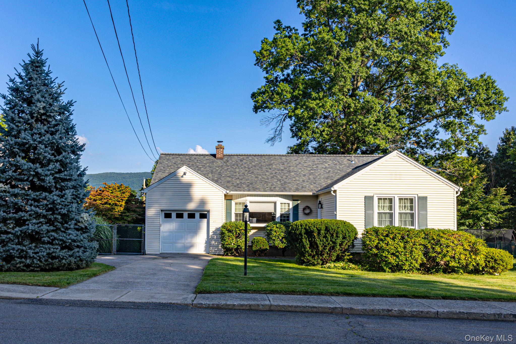 67 E Willow Street Property Photo 1