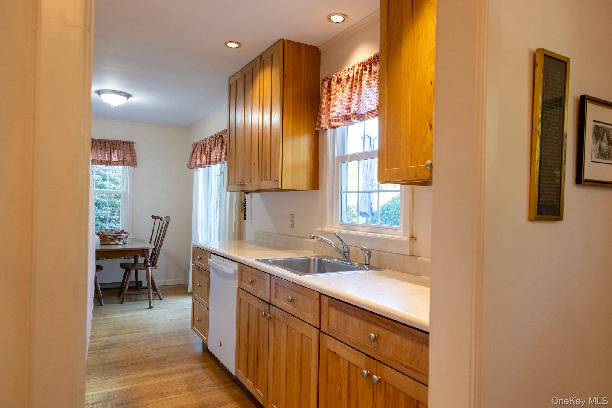67 E Willow Street Property Photo 10