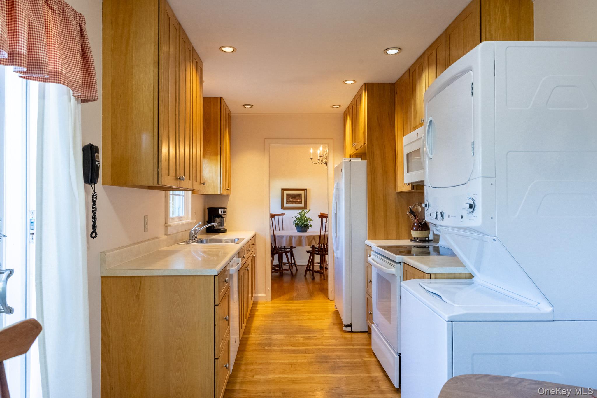 67 E Willow Street Property Photo 12