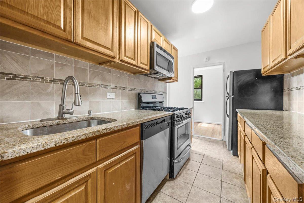 3260 Netherland Avenue 3f Property Photo 5