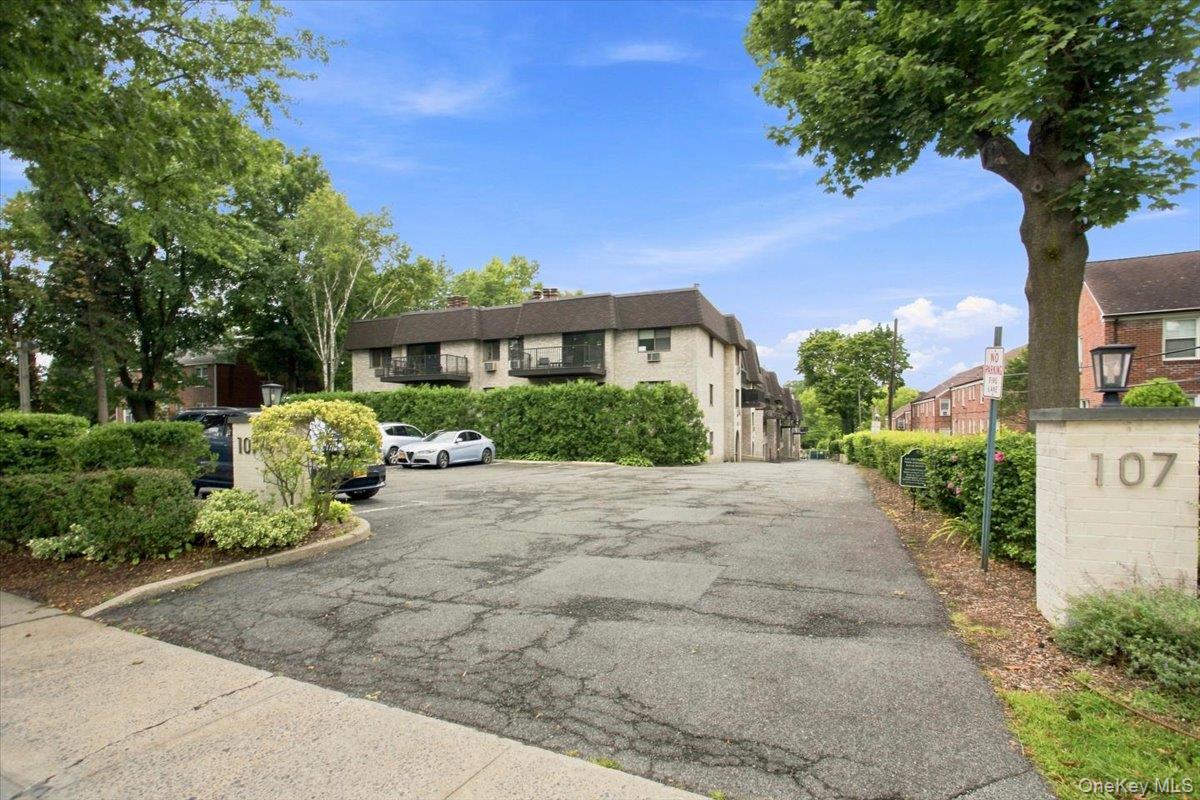 107 N Broadway 205b Property Photo 2