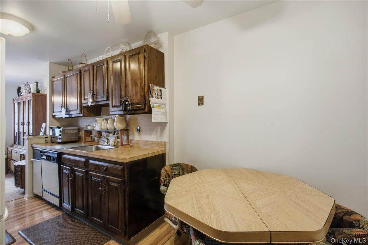 107 N Broadway 205b Property Photo 5
