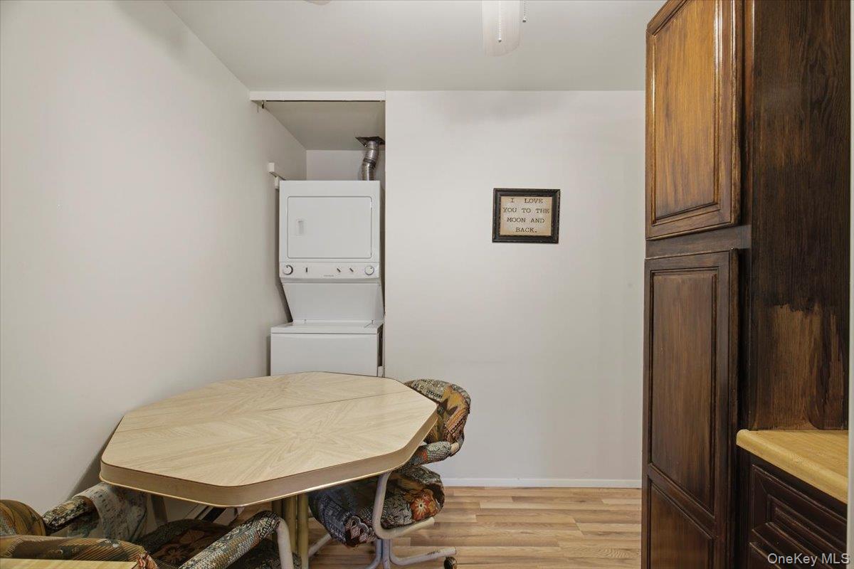 107 N Broadway 205b Property Photo 6
