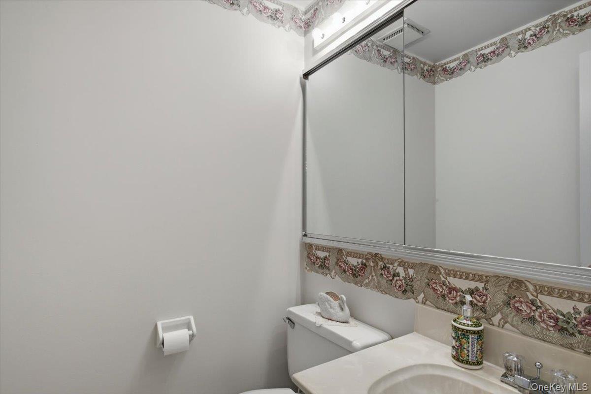 107 N Broadway 205b Property Photo 15