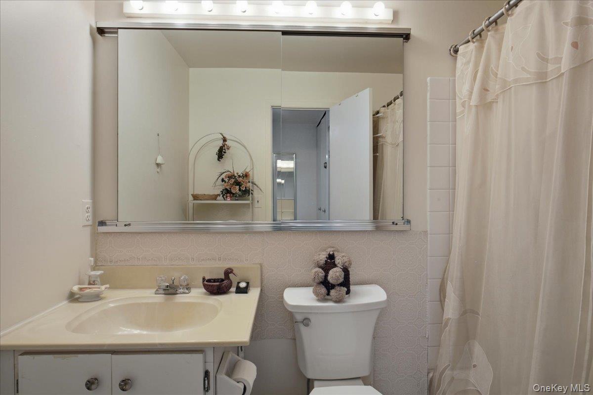 107 N Broadway 205b Property Photo 19