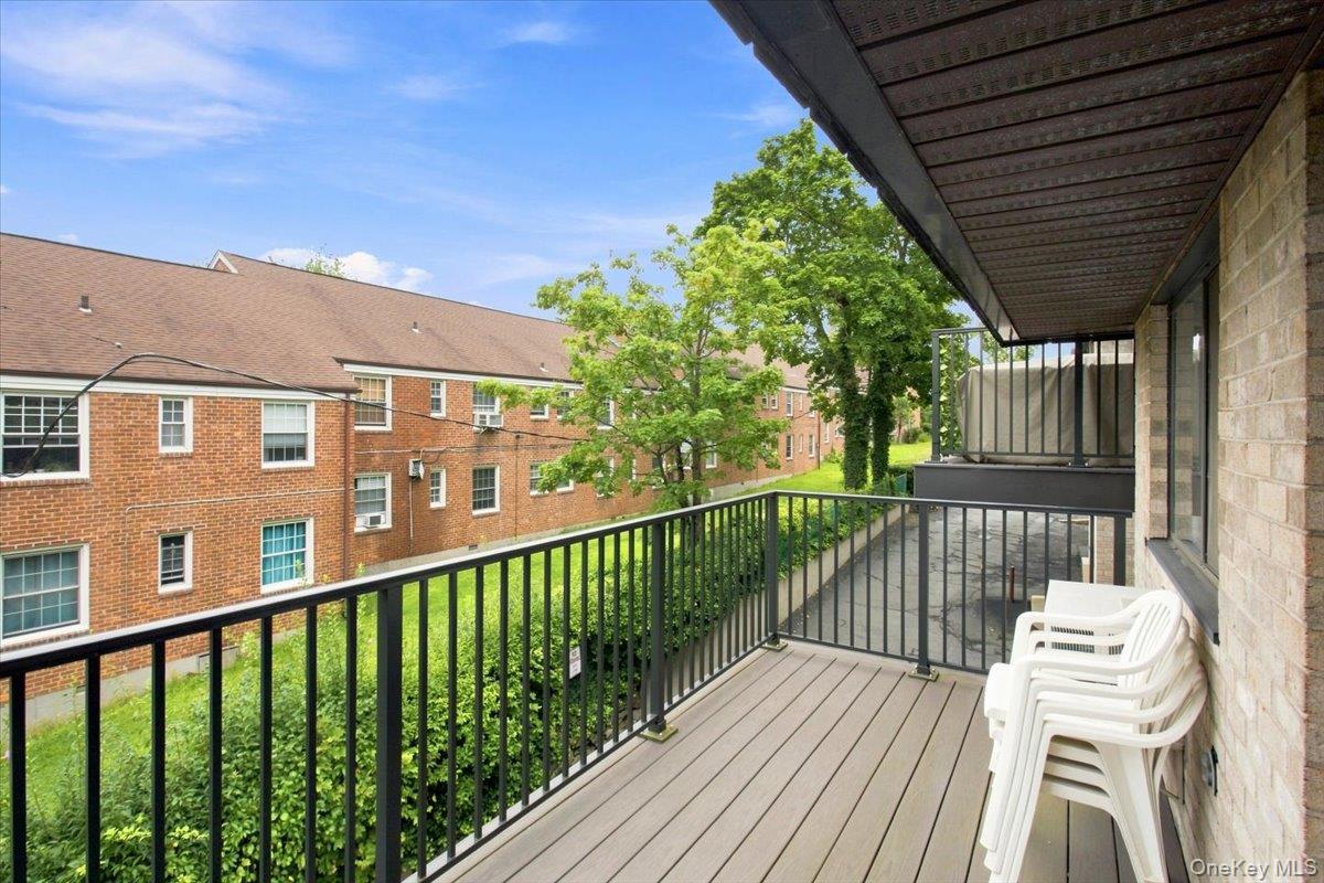 107 N Broadway 205b Property Photo 22