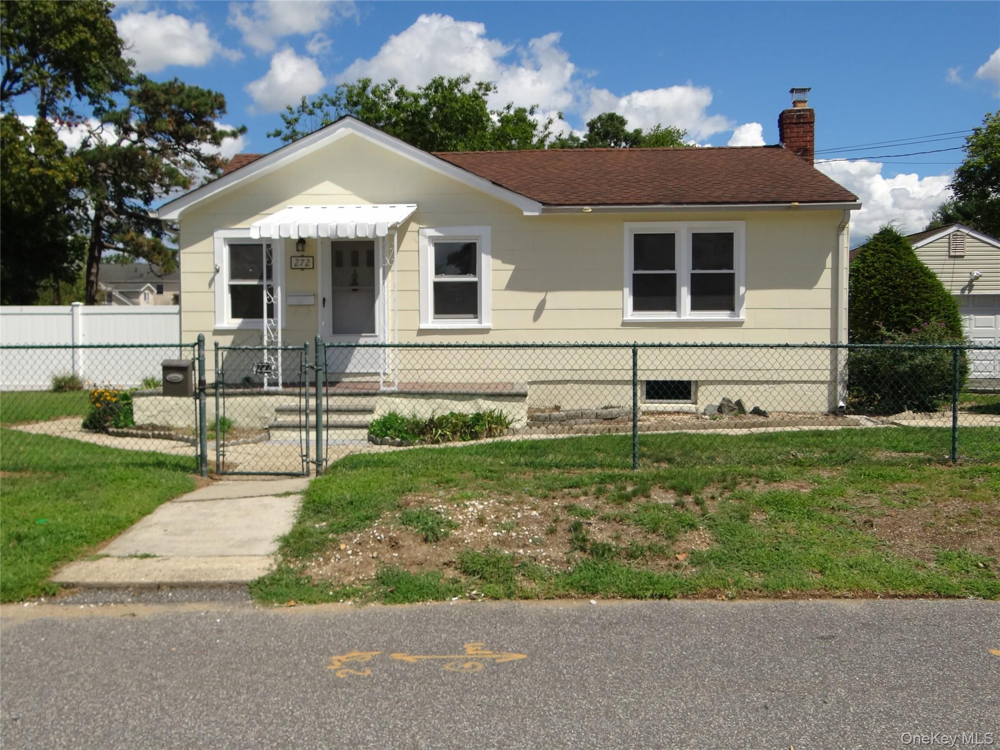 272 12th Avenue Property Photo 1