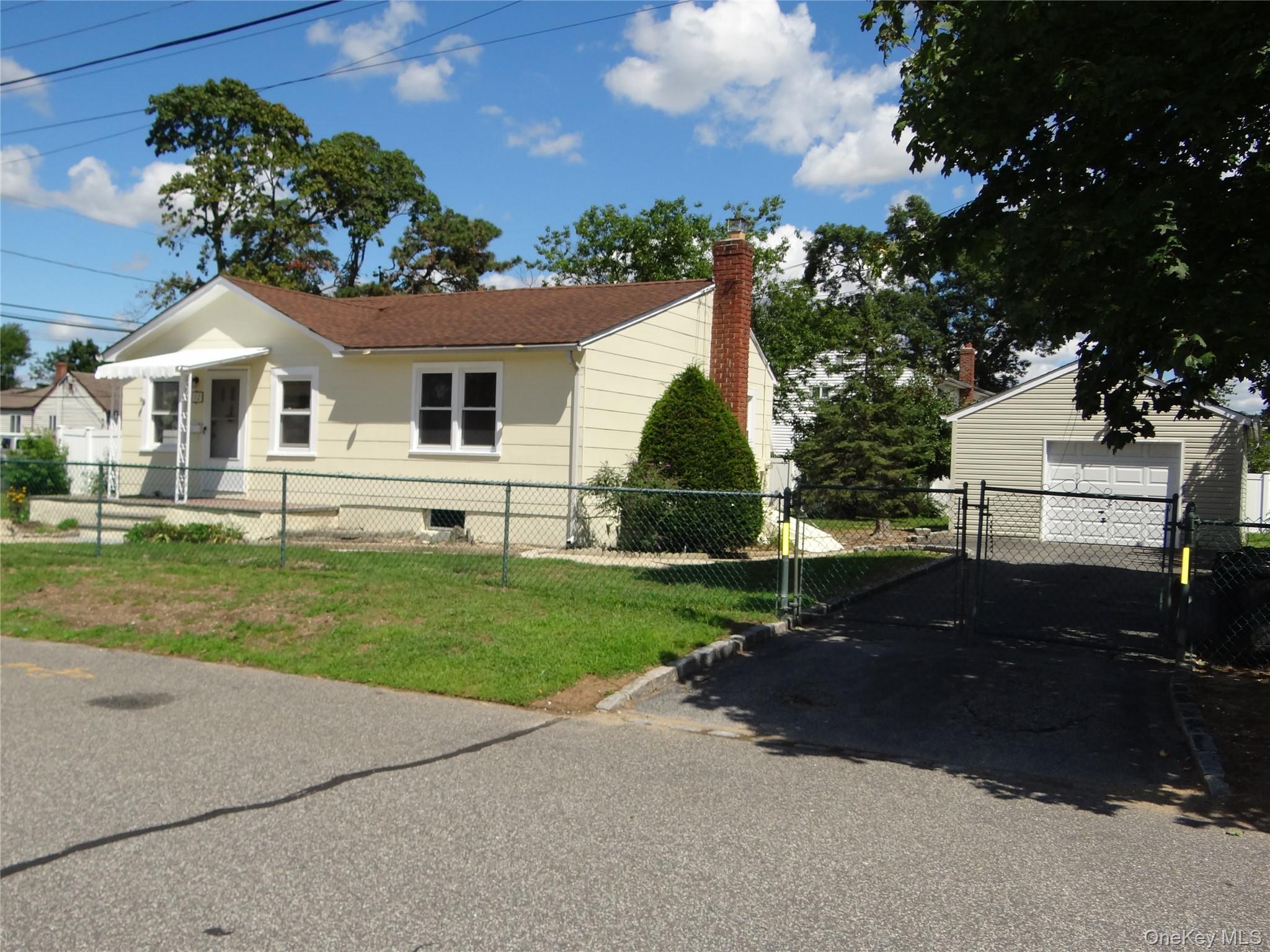 272 12th Avenue Property Photo 1