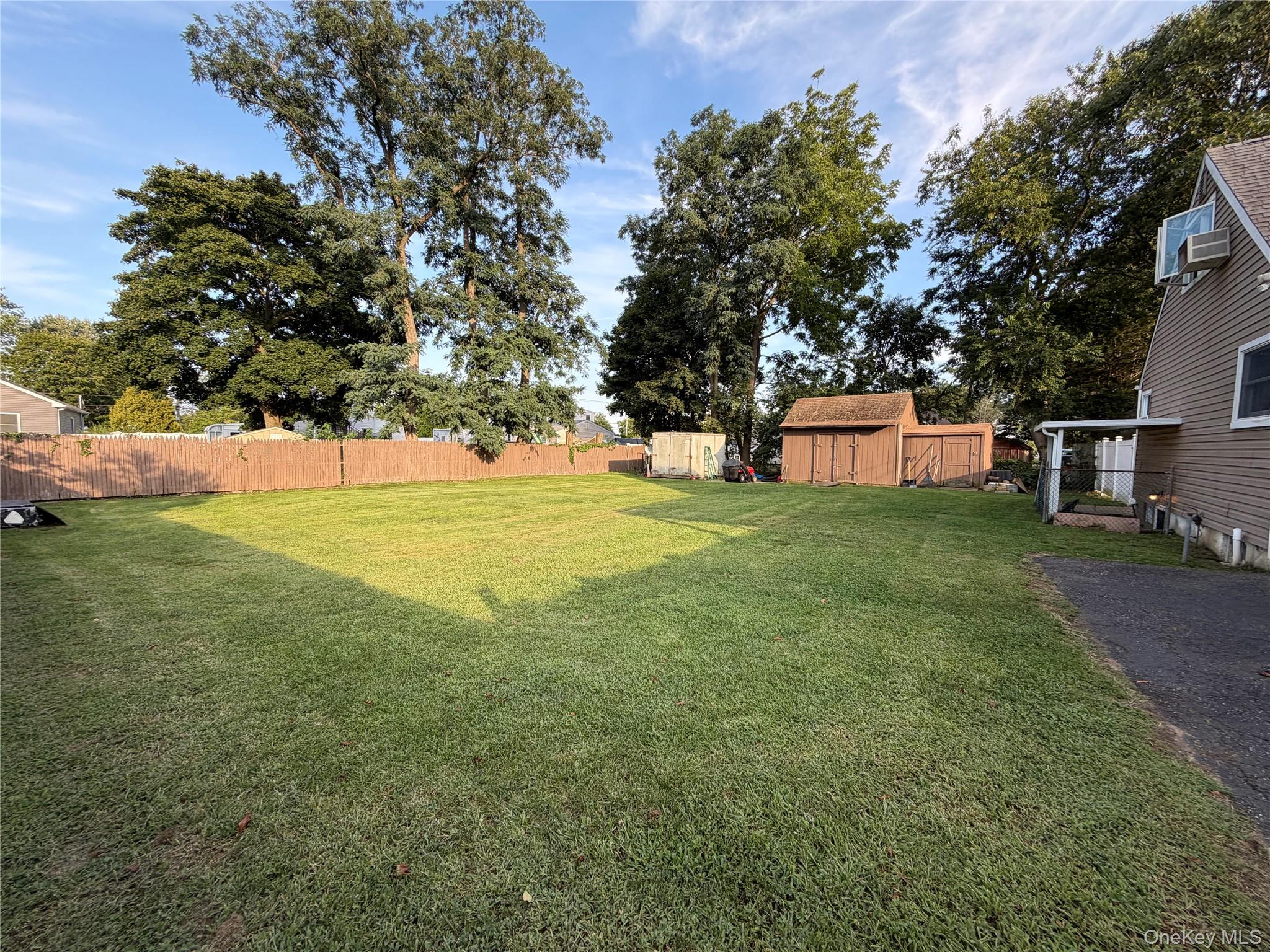 7 Crystal Lane Property Photo 4