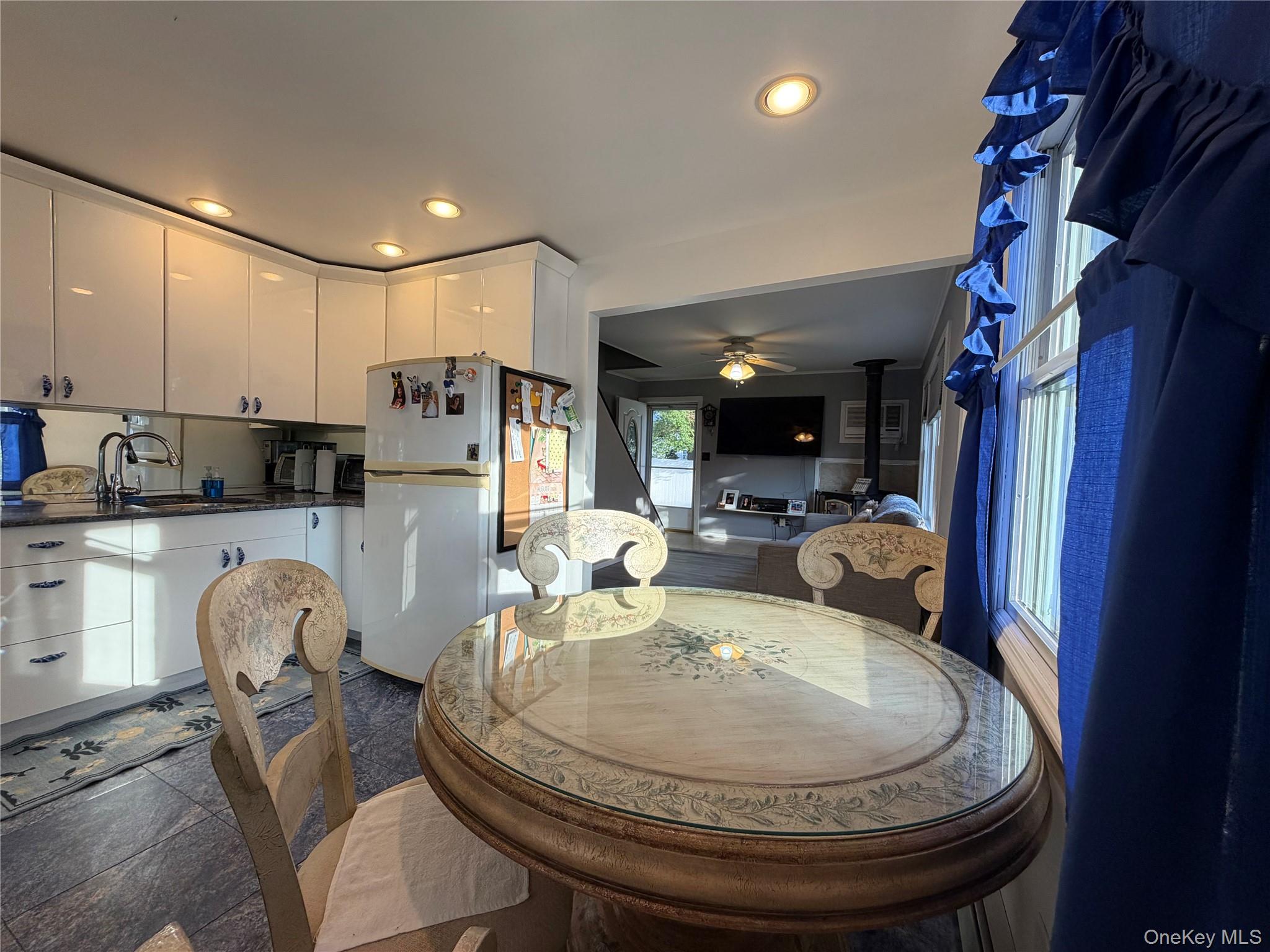 7 Crystal Lane Property Photo 10