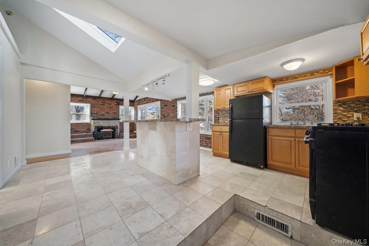 37 Orchard Trail Property Photo 2
