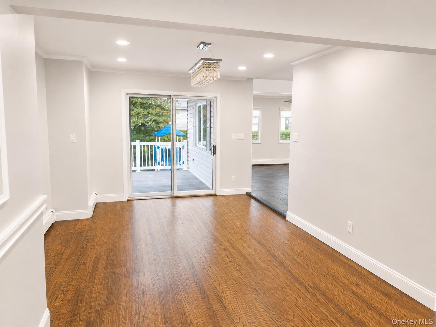 586 Harless Place Property Photo 8