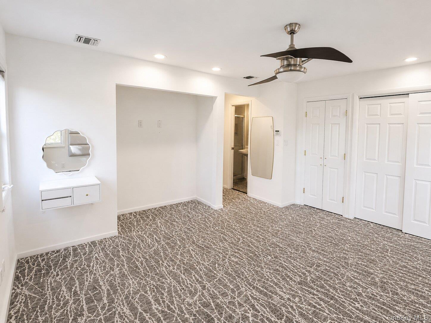 586 Harless Place Property Photo 16
