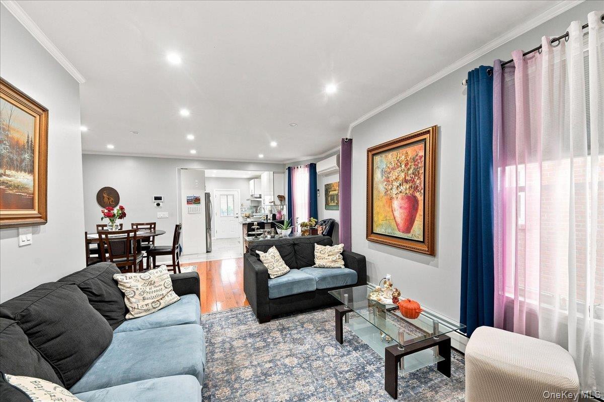 1366 Siegfried Place Property Photo 6
