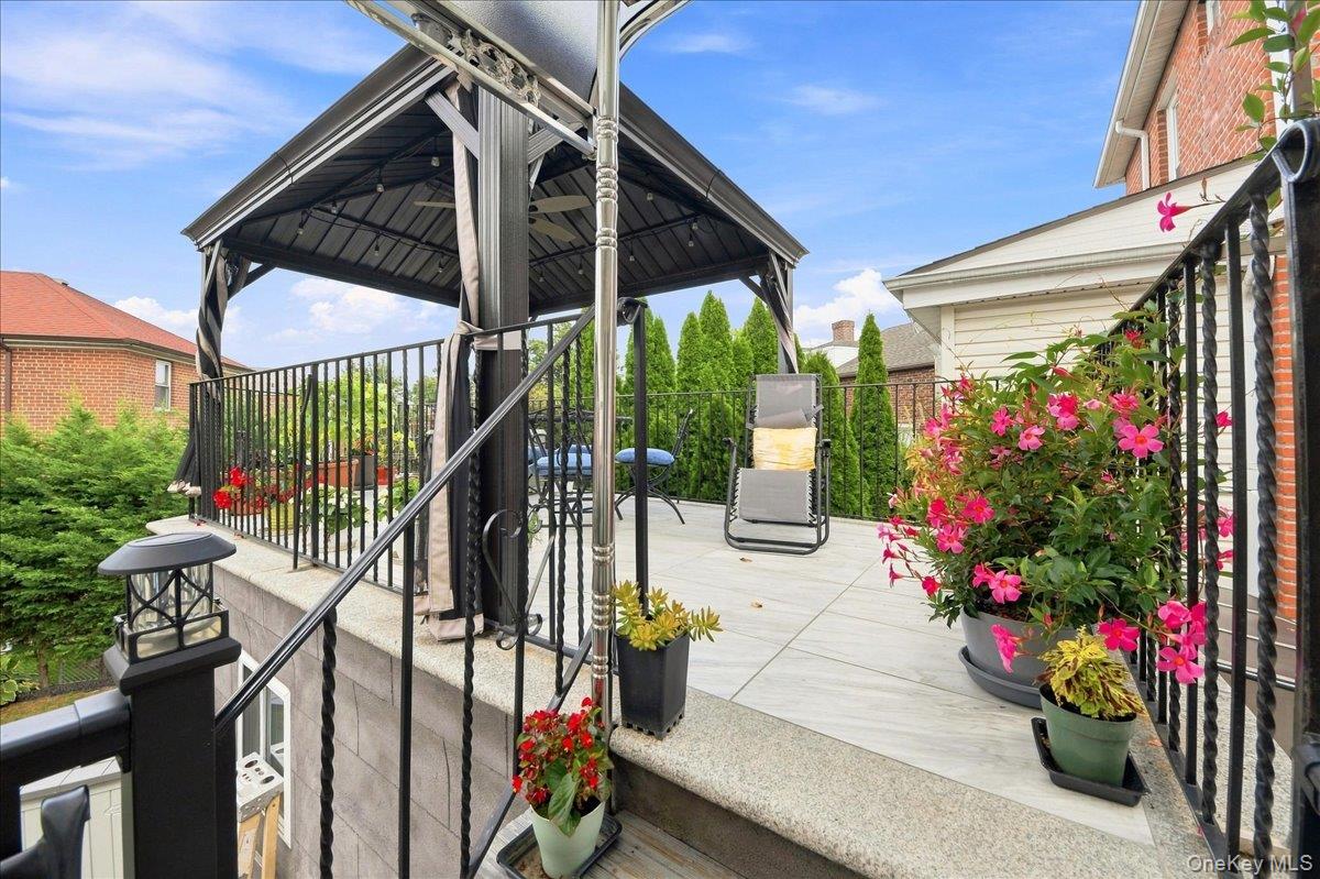 1366 Siegfried Place Property Photo 10