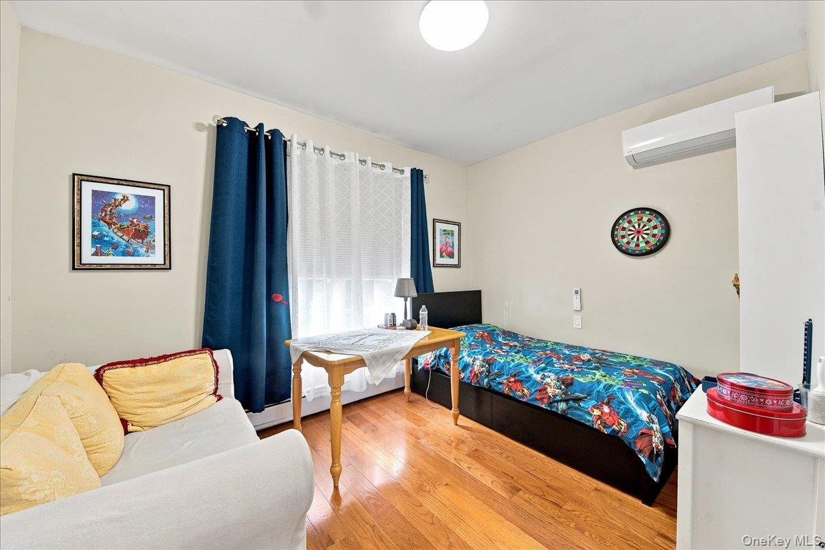 1366 Siegfried Place Property Photo 13